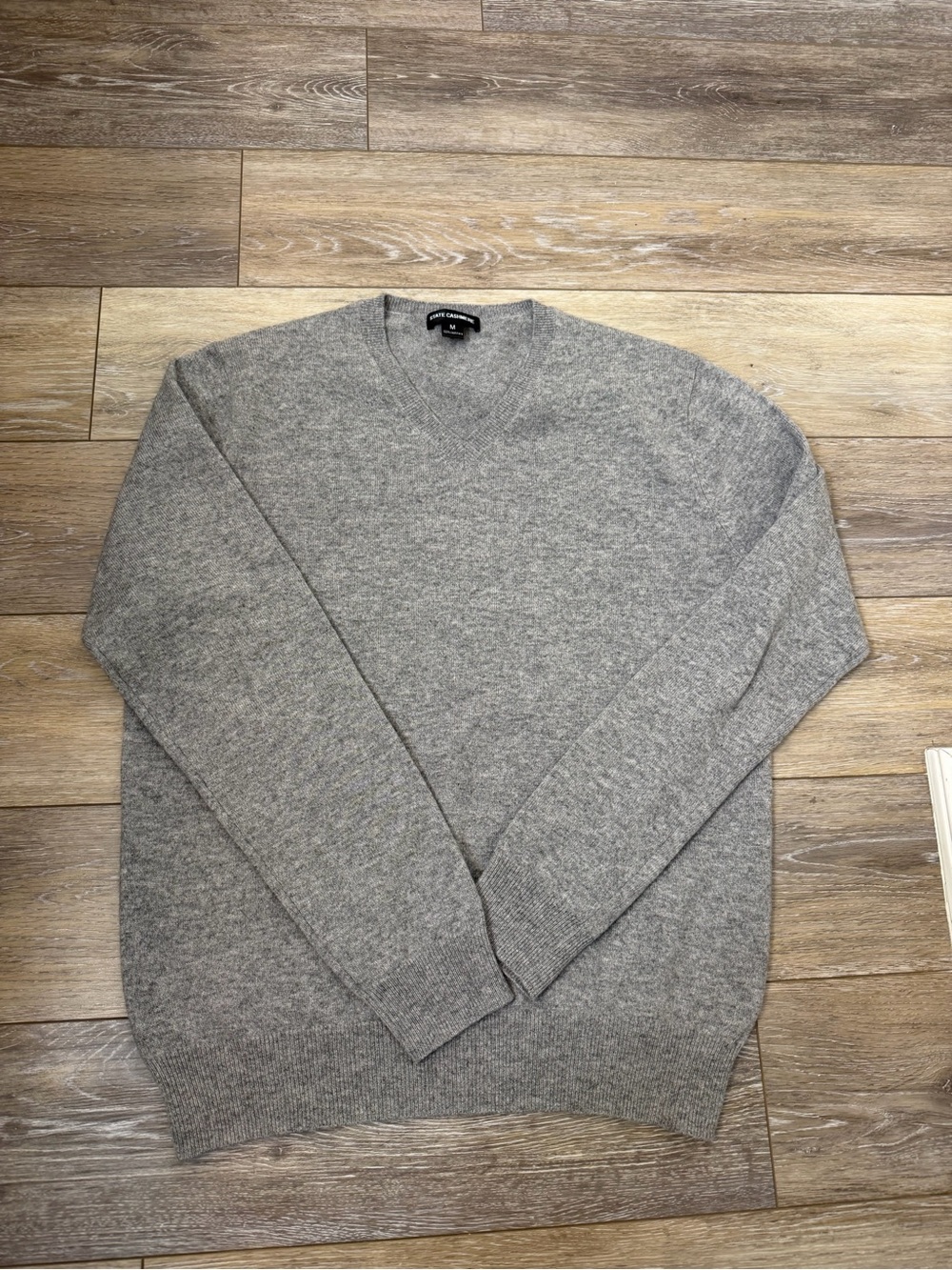 State Cashmere V-Neck Gray Cashmere Sweater Sz L